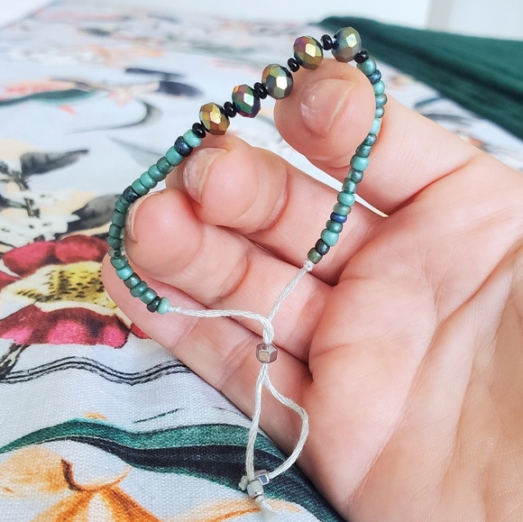 Beautiful Sea Green Glass Bead Trio of Bracelets - Picture 6 of 8